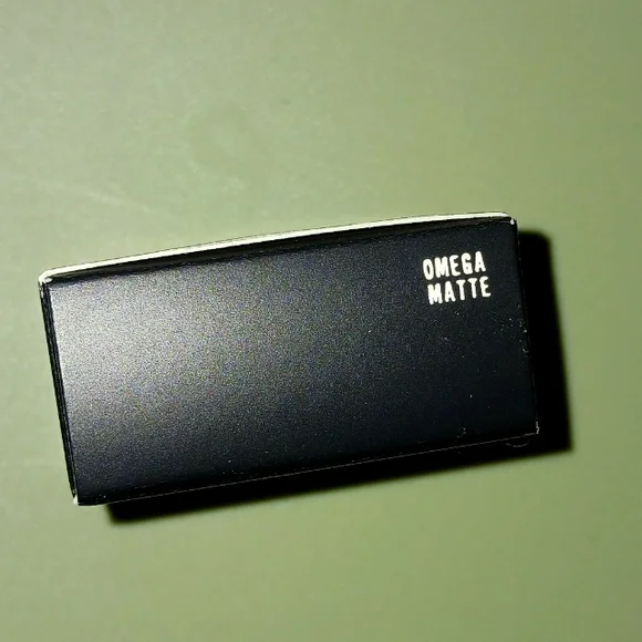 MAC Omega Matte Eyeshadow - Picture 3 of 10